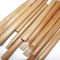 Machine automatique de fabrication de manches en bois pour marteaux, haches et pioches