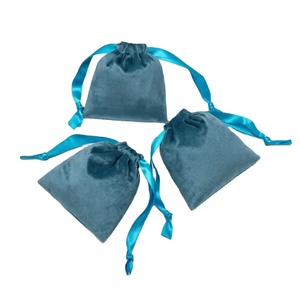 Pochette de mariée en satin, sac à main de soirée perlé, pour mariage, emballage cadeau, livraison immédiate, look luxueux - Product Image 1