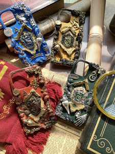 Coque de téléphone personnalisée en TPU de style rétro de luxe pour <span class=keywords><strong>iPhone</strong></span> 16 Pro Max Design de quatre collèges compatible avec les modèles Pro et Max - Product Image 2