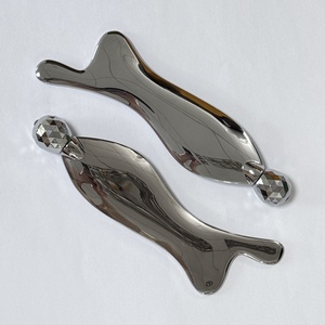 Gua Sha en métal sirène - Product Image 2