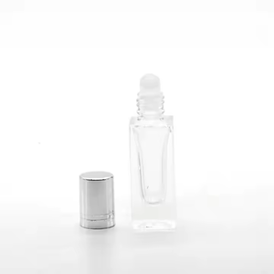 Botella de rodillo cuadrada de vidrio de lujo con logotipo personalizado - Product Image 3