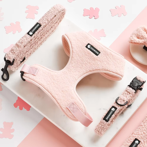 Harnais de luxe en velours pour chien de compagnie avec logo personnalisé Ensemble de collier de laisse Harnais pour chien durable Ensemble de harnais pour chien réglable personnalisé - Product Image 1