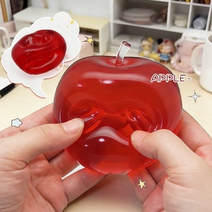 Juguete Antiestrés de Manzana Roja, Flexible y Moldeable, Sin Rebote, Venta al Por Mayor - Product Image 1