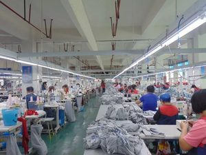 Maglietta Termica a Maniche Lunghe di Alta Qualità, Stile Streetwear, Collo Tondo, Logo Personalizzato, Tessuto Pesante per Uomo - Product Image 5