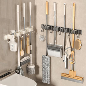 Soporte de pared Ermo para fregonas, sin perforaciones, para puerta de baño con ganchos y clips - Product Image 1