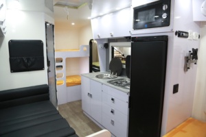 Caravana híbrida de producción en masa más popular del 2025 con baño Cocina externa interior elegante para todo tipo de clima - Product Image 2