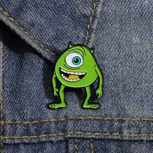 Broche en métal monstre borgne vert dessin animé épingle de revers de coulée élégante pour accessoires vestimentaires pour la fête nationale de noël - Product Image 1