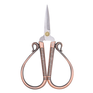 Stainless Steel Embroidery <b>Scissors</b> With Auspicious Cloud Design For Cross Stitch Crafting And <b>Sewing</b> Household Use - Product Image 4