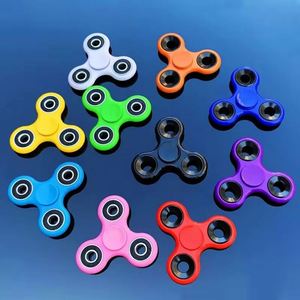 Spinner de Dedos de Plástico con 3 Dedos, Diseño Clásico, Logotipo Personalizado, Duradero, con Rodamientos de Cerámica, Venta al Por Mayor - Product Image 4