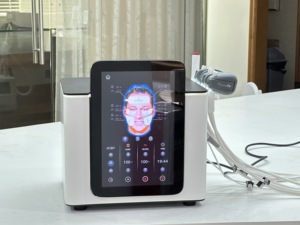 Appareil de Soin Facial Électronique Multipolaire 2026 à Vente Chaude pour le Raffermissement du Visage, du Front, des Yeux et du Cou – Instrument de Beauté Professionnel en Gros - Product Image 1