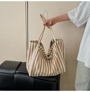 กระเป๋าโท้ทผ้าใบสำหรับผู้หญิงลายทางส่วนตัวกระเป๋าสะพายไหล่ทำ<span class=keywords><strong>งาน</strong></span> & <span class=keywords><strong>กระสอบ</strong></span>ช้อปปิ้ง - Product Image 5