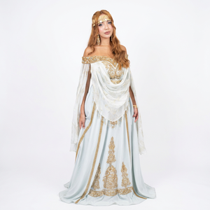 Robe de mariée traditionnelle élégante en or blanc brodé, style Fergani, avec voile attaché, pour femme, longueur ras du sol, coupe droite, en crêpe banane - Product Image 1