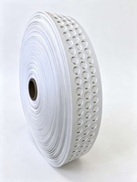 Bande transporteuse à œufs en PP avec trous ronds de 10 mm, 40 mm, 50 mm, personnalisable pour la collecte des œufs