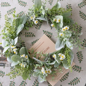 Guirnalda de margaritas artificiales en forma de luna creciente, tela tejida de plástico, decoración del hogar, colgante de pared, accesorios para bodas CF01499A - Product Image 1