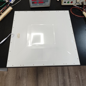 Panneau lumineux LED <span class=keywords><strong>carré</strong></span> à faible éblouissement 60x60cm 40w Panneau lumineux LED encastré pour plafond pour bureau cuisine <span class=keywords><strong>salle</strong></span> <span class=keywords><strong>de</strong></span> <span class=keywords><strong>bain</strong></span> - Product Image 2