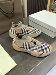 Original designer brand high-top knitted check-pattern casual shoes. Men's and women's thick-soled comfortable walking shoes. - Product Image 3