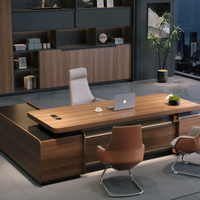 Nuova Scrivania Direzionale di Design Personalizzato, Minimalista e Moderna, Ecologica e Resistente, Scrivania di Lusso per Manager e Dirigenti