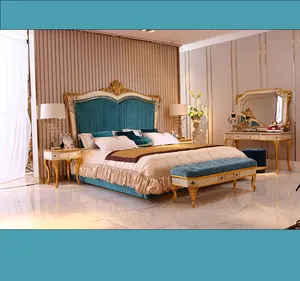 Роскошная классическая тканевая кровать в британском стиле.