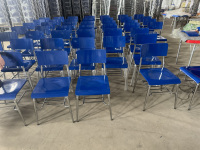 Chaise d'école empilable en contreplaqué HPL avec plateau porte-documents intégré, structure métallique électrolytique durable pour écoles et bureaux