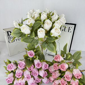 18 têtes de roses flocon de neige pour la décoration de mariages et d'événements de Noël, arrangement floral avec des roses élégantes - Product Image 3