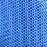 Tissu en maille nid d'abeille 100 % polyester écologique pour sièges de voiture et housses de toit, tricoté en chaîne pour usage extérieur et accessoires de bagages