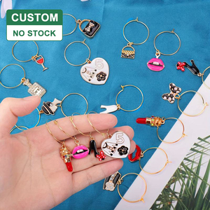 Liontin kaca anggur besi tahan karat Logo kustom dengan cincin emas liontin identifikasi minuman khusus untuk pesta - Product Image 1