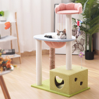 Arbre à chat en bois de luxe en gros, OEM, avec griffoir en sisal, nid capsule spatiale transparente et balles suspendues pour chats - Noël