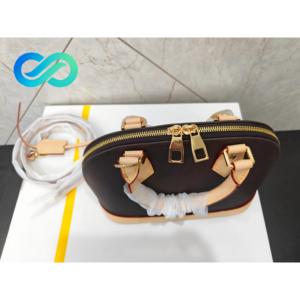 Sac à main de luxe pour femme, noir avec garniture beige, sac à bandoulière portable pour tous les jours - Product Image 4