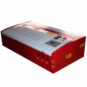 Machine de gravure laser FL-K40E pour coques de téléphone en bois véritable - Product Image 1