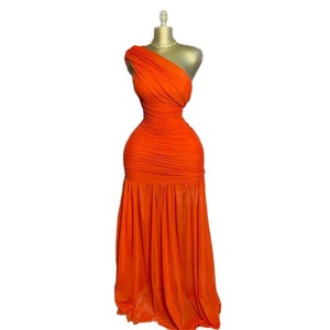 Mais Vendido: Vestido Tubinho Feminino Europeu e Americano 2025 Outono Novo, Doce e Fresco, com Gola no Ombro e Cintura Alta Modeladora - Product Image 5