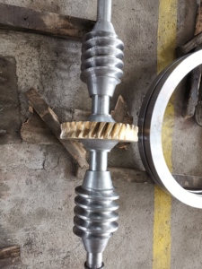 เฟืองตัวหนอนปลอมทองเหลืองเพลาตัวหนอน - Product Image 4