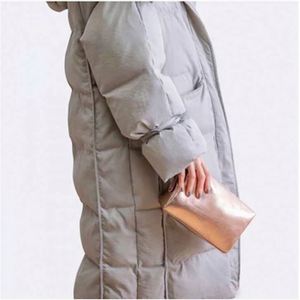Pochette de maquillage de haute qualité en cuir PU argenté avec fermeture éclair or rose, étui de beauté - Product Image 4