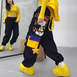 กางเกงทำงานทรงหลวมขาบานสไตล์ญี่ปุ่นผ้าฝ้ายพิมพ์ลายการ์ตูนตกแต่งดาวห้าแฉกสามมิติหลายกระเป๋าสำหรับผู้หญิง - Product Image 2