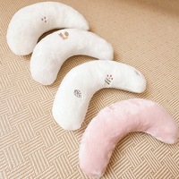Vente en gros de nouveau lit hypnotique pour chien et chat pour animaux de compagnie coussin de menton chaud en flanelle à motif solide avec oreiller en mousse en peluche