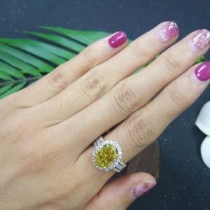 Anillo <span class=keywords><strong>de</strong></span> Boda <span class=keywords><strong>de</strong></span> Oro Puro <span class=keywords><strong>de</strong></span> 18K con Diamante Moissanita Amarillo Fantasía y Diamante Ovalado - Product Image 5