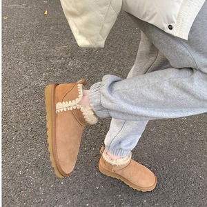 Stivali da Neve Invernali da <span class=keywords><strong>Donna</strong></span> Nuovo Modello 2024 Foderati in Pelliccia Ispessiti e Caldi Stile Nordico con Punta Aperta e Suola in Gomma - Product Image 3