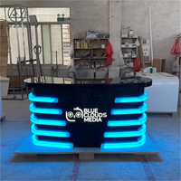 Fabricant professionnel Design moderne éclairage LED incurvé bureau d'ancrage de nouvelles TV et Station de radio Table Console de diffusion