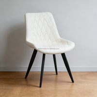 Chaise de salle à manger simple en similicuir brun foncé avec motif diamant et pieds en métal noir robustes pour cuisine et café