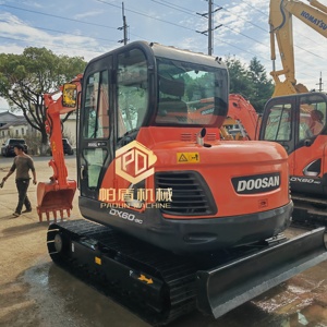 Mini-excavatrice sur chenilles d'occasion Doosan DX60-9C 6 tonnes, excavatrice hydraulique d'occasion Doosan DX60-9C en bon état, en stock - Product Image 2