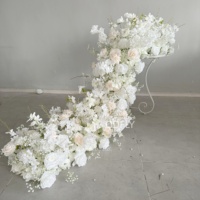 Chemin de table floral réaliste en soie pour allée de mariage, long chemin de table floral blanc pour hôtels, centres commerciaux, halls d'accueil et événements cérémoniels
