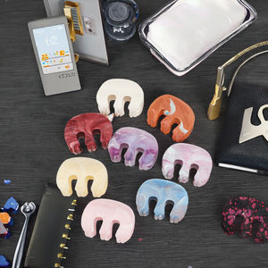 Pince à Cheveux en Résine Acrylique pour Femmes et Filles, Motif Ours et Éléphant, Dessin Animé Mignon, Vente en Gros - Product Image 3