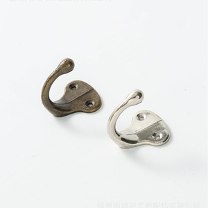 Gancho de pared de aleación de zinc estilo antiguo, colgador de doble orificio para puerta o pared, herraje decorativo duradero - Product Image 1