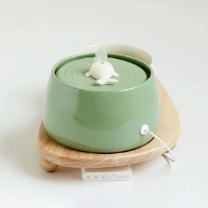 Bebedero de Agua para Gatos de Cerámica de 1.3L con Soporte de Madera de <span class=keywords><strong>Roble</strong></span>, Seguro contra Quemaduras en Seco, con Múltiples Filtros, Silencioso - Product Image 5