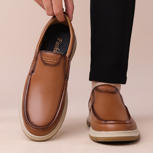 รองเท้าโลฟเฟอร์หนังลำลองสำหรับผู้ชาย พื้นยางระบายอากาศ ส้นเตี้ย เหมาะสำหรับใส่พักผ่อน - Product Image 3