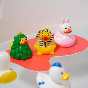 Regalo promocional 3 PULGADAS A granel amarillo goma patos vaquero Egipto plástico esquí PVC unicornio <span class=keywords><strong>flotador</strong></span> personalizado tiburón pato baño juguetes bebés - Product Image 5