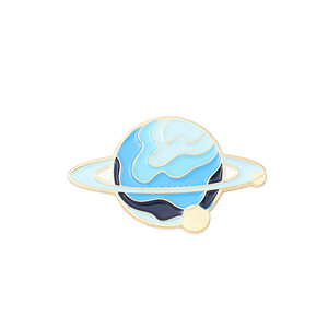 Broche de Metal Esmaltado Personalizado Colorido com Estrelas e Planetas Geométricos do Universo para Cachecol - Product Image 6