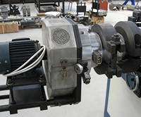 Granulateur de plastique PVC d'usine avec extrudeuse à double vis conique, tête de coupe à chaud, ligne de production de pelletiseur de plastique à refroidissement par air