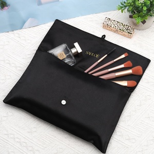 Bolsa de satén gruesa de lujo con logo personalizado impreso para ropa, extensiones de cabello, paquetes de pelucas, embalaje, bolsa guardapolvo de satén de seda mate blanca y negra - Product Image 4