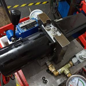 คำแนะนำเกี่ยวกับกระบอกไฮดรอลิกสำหรับการหล่อลื่นก้านกระทุ้งแยกต่างหาก ไม่ได้จำหน่าย - Product Image 2