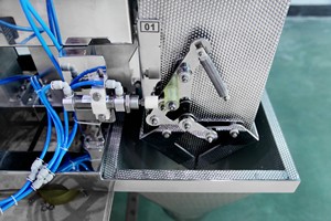 Máy đóng gói cân điện tử tự động tuyến tính 1 đầu, đóng gói bột với chức năng gói và hàn miệng túi nhựa cấp thực phẩm - Product Image 3